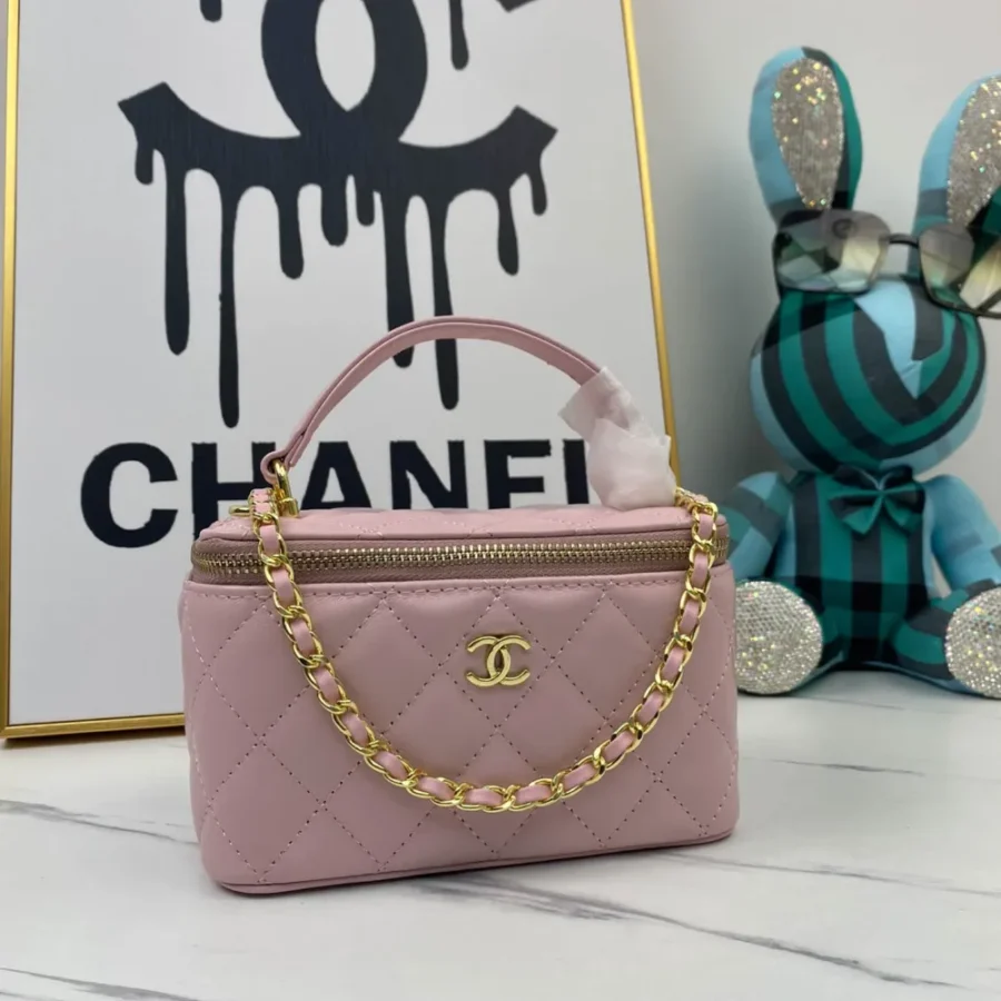 Chanel Chain Bag Model: 8828 Size: 18 10 9