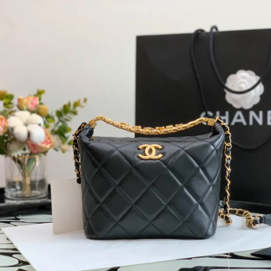 Lamb Leather Metal Chain Size: 18*21*12cm0026