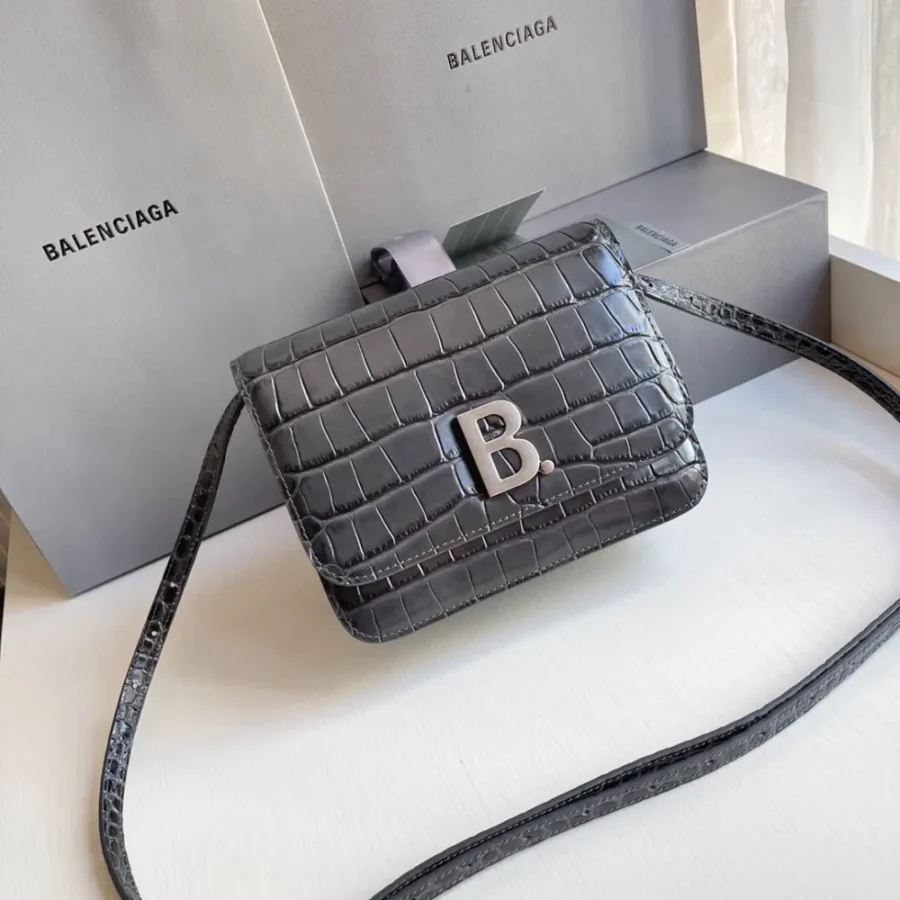 size: 19*14*7cm