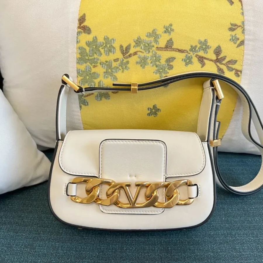 Valentino Model:1081 Size:11.5*20*6cm