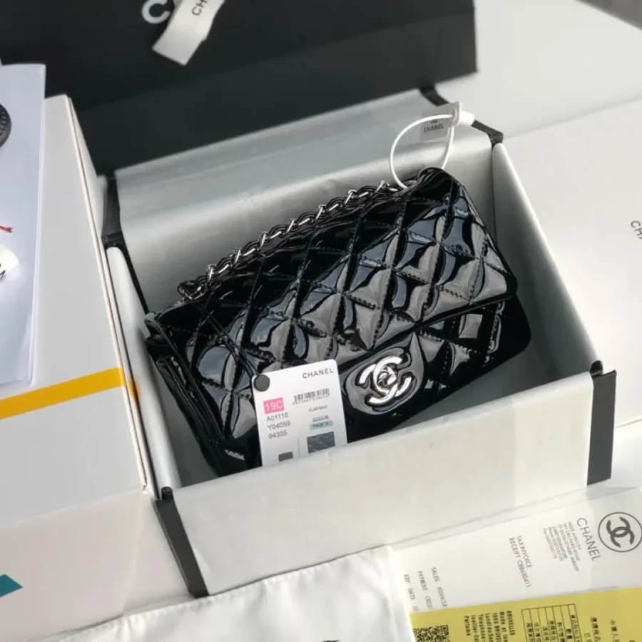 Chanel Patent Leather Pouch Model: 1116 size: 20cm