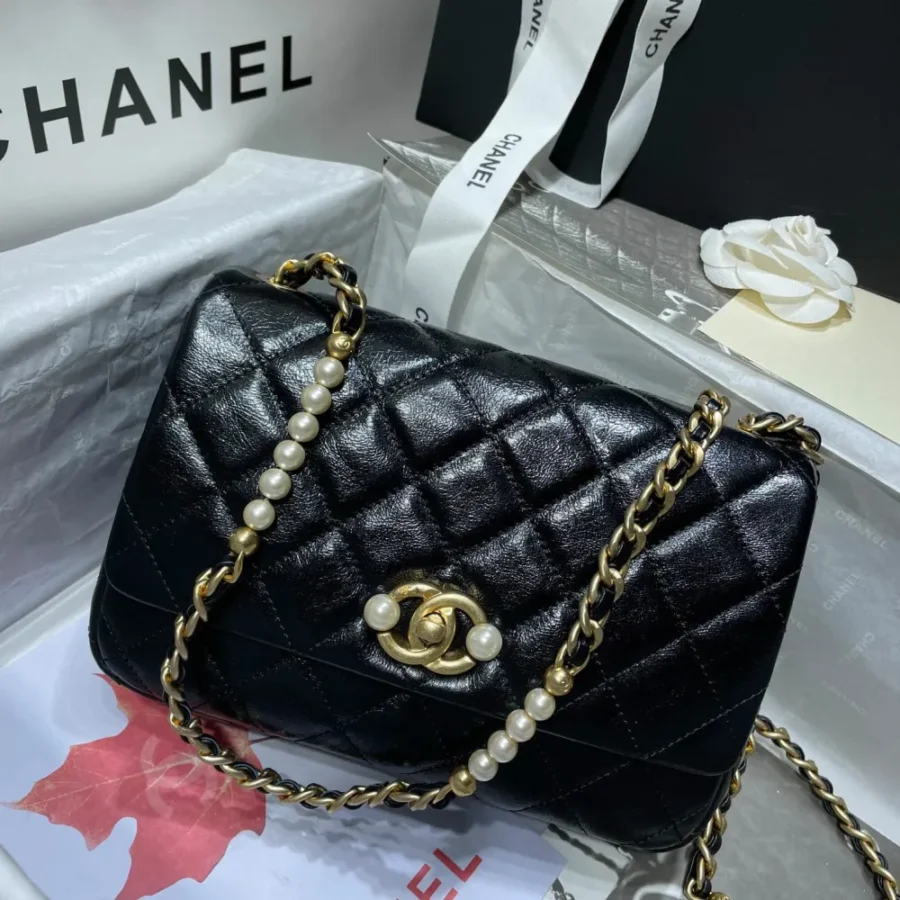 Underarm bag is very size: 23cm