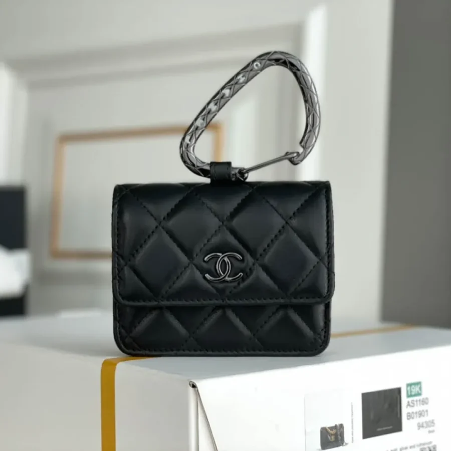 Lambskin Size: 9cmx11cmx3.8cm