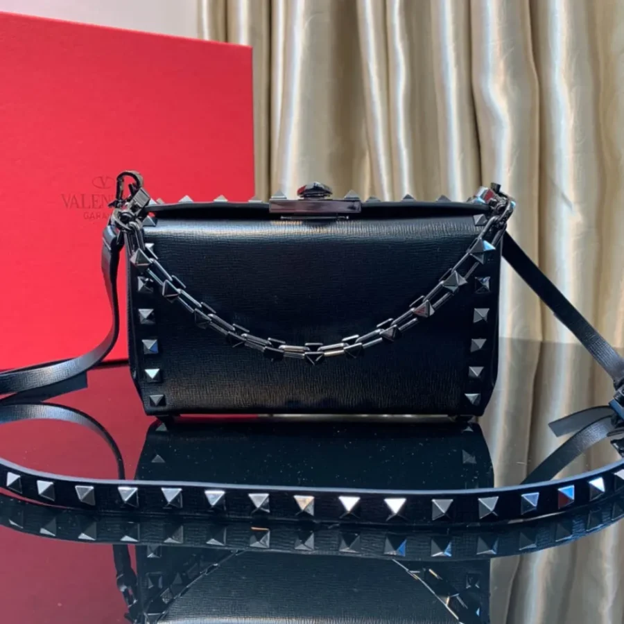 Valentino Size: 19 x 12 x 5 cm