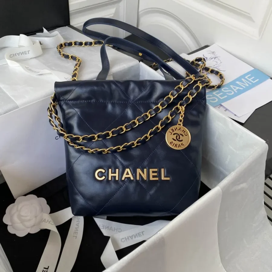 Chanel antique silver model AS3263 size: 18X20X6.5cm