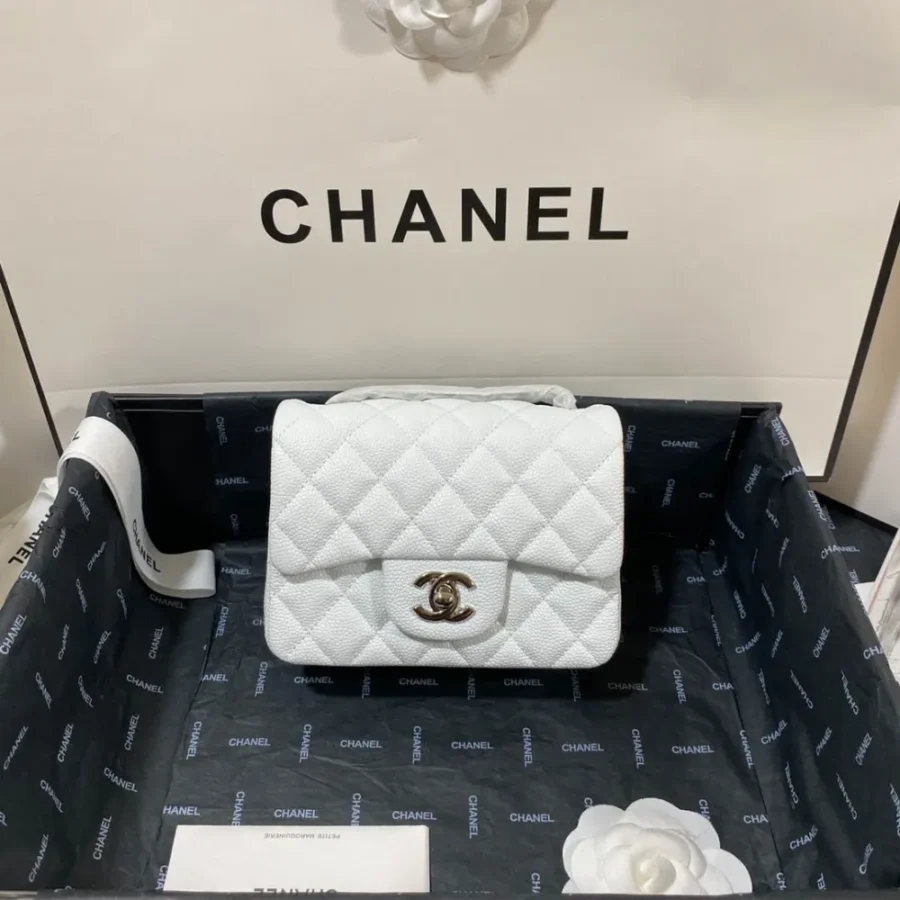 Lambskin Model: 1115 Size: 17cm