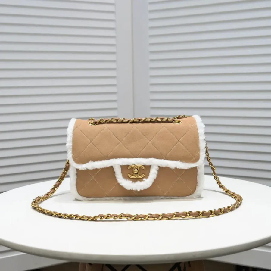 Wool chain bag Size: 25*9.5*16cm