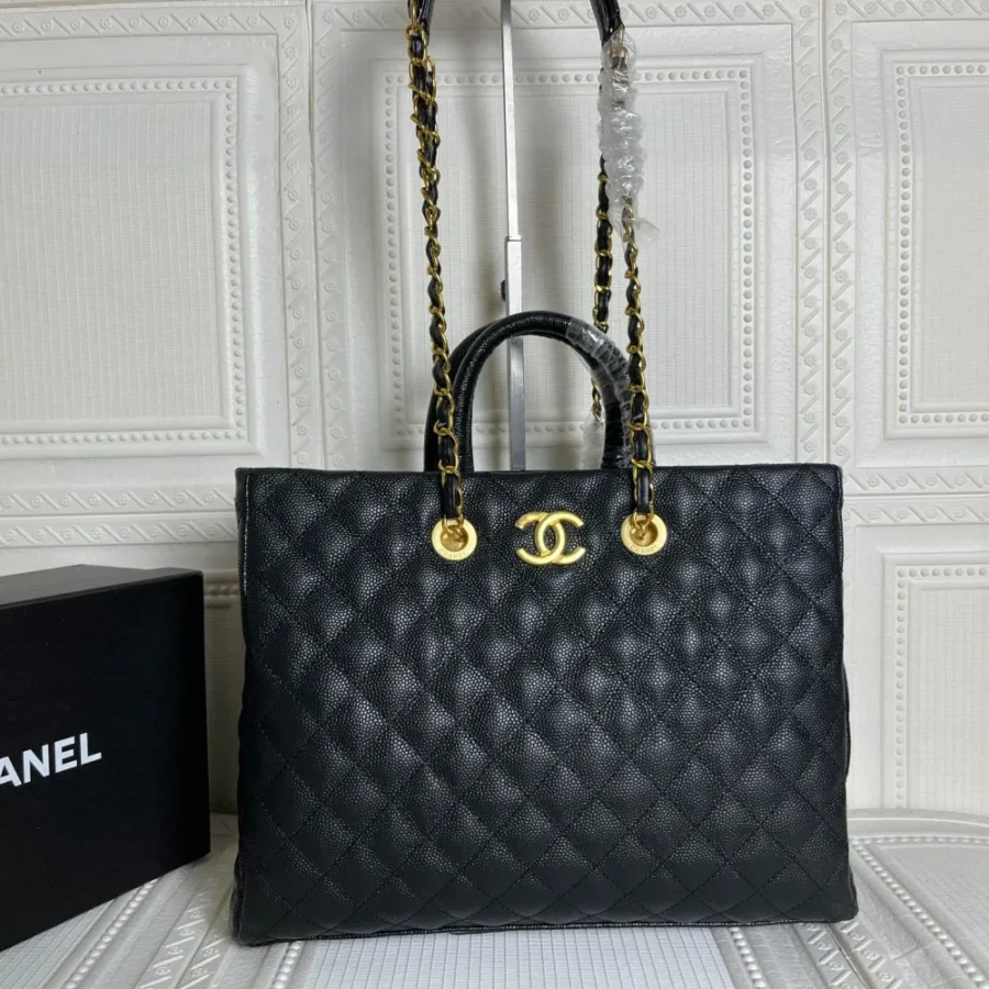 CHANEL palm pattern Size: 35*30*13 Style: 8007
