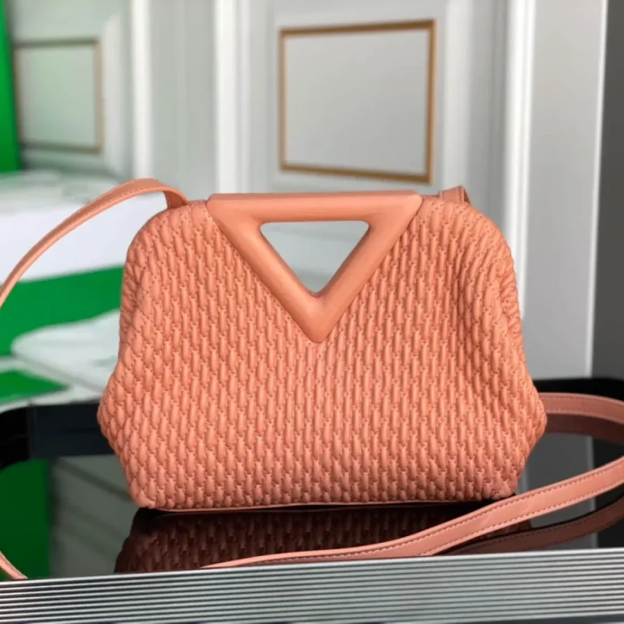 BV The Point Handbag Size:26x35cm