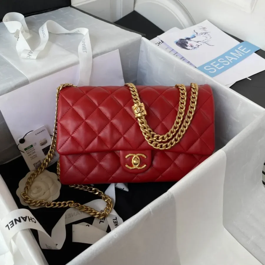 Lambskin Size: 16*25*10cm