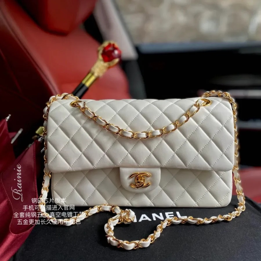 Cowhide Ball Pattern White Model: -A01112 Size: -25.5*15.5*6.5