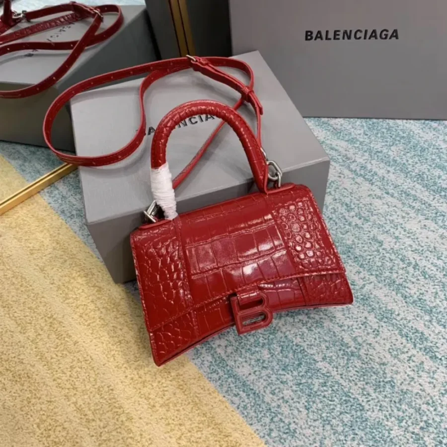 Size: 8896 Small: 19x8x21cm