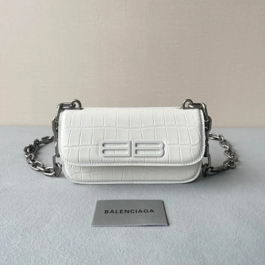 Crossbody Bag Size: 19✖️10✖️7cm