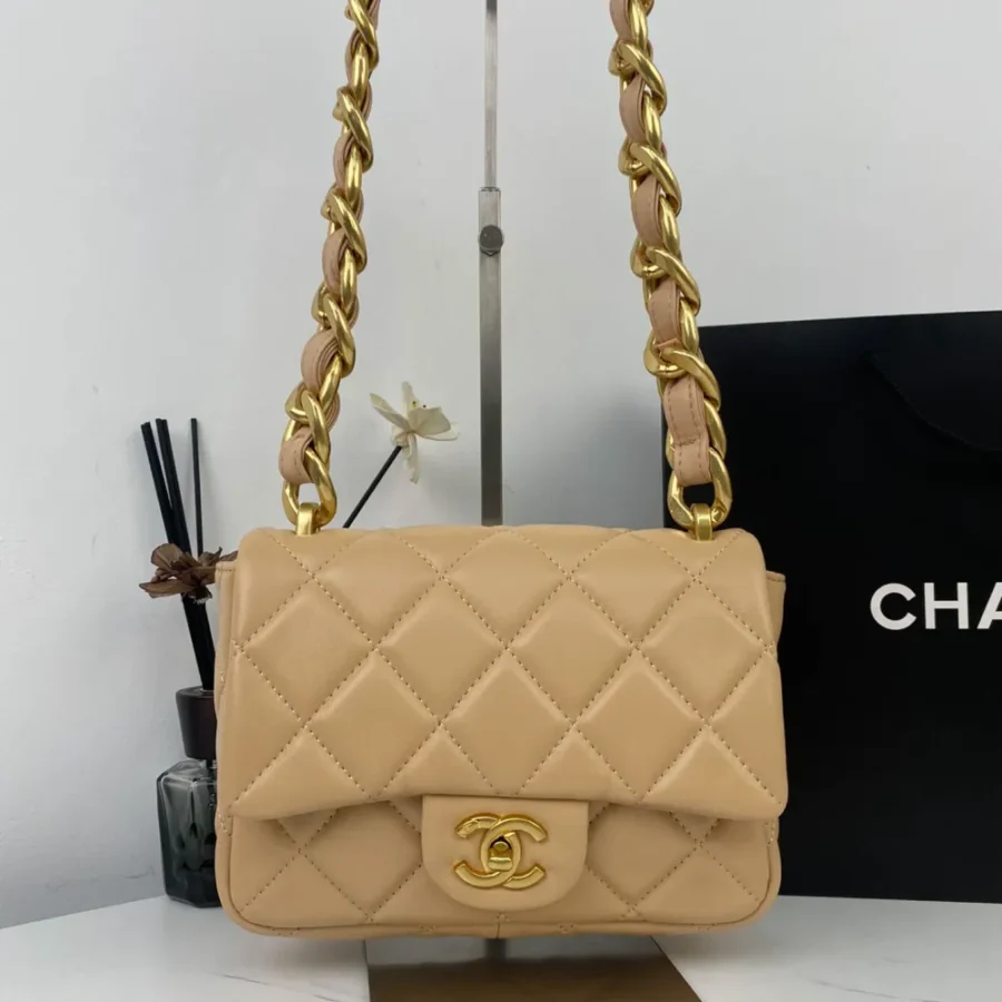 Large Gold Chain Underarm Bag Model Number: As3214