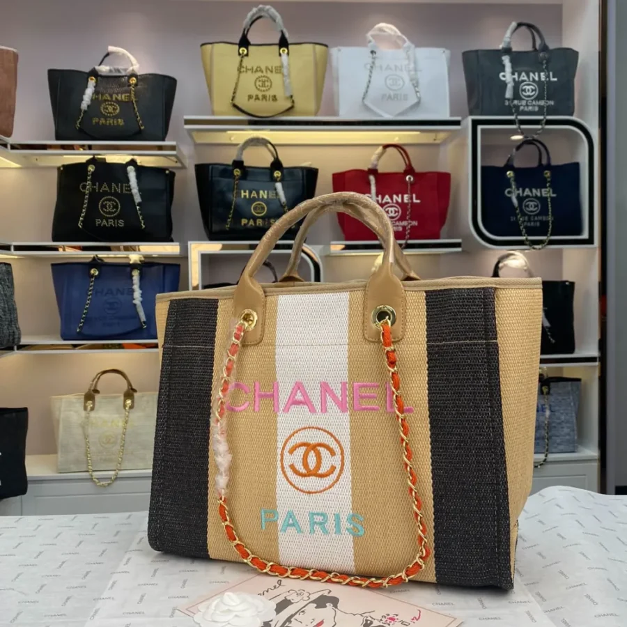 Shoulder Bag Size: 38*20*30cm Model No. 8822