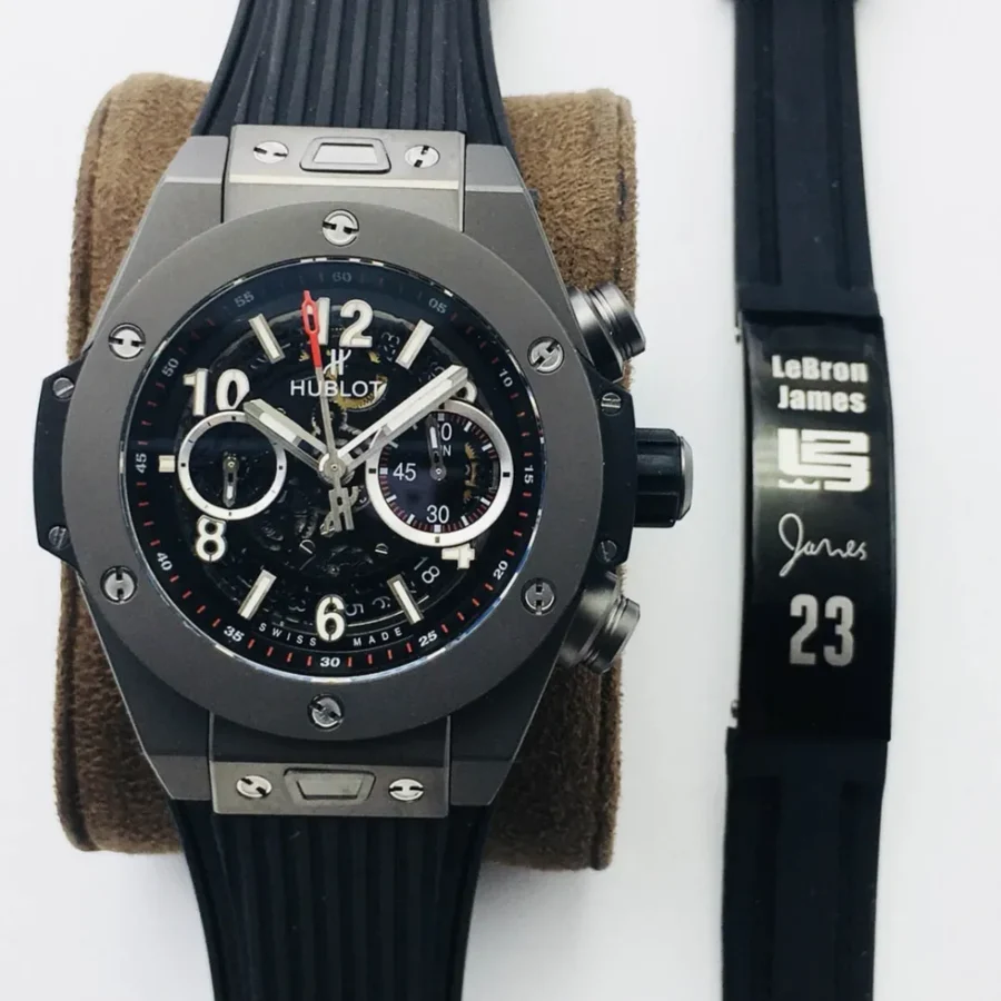 Hublot Big Bang watch Diameter: 45.5 mm
