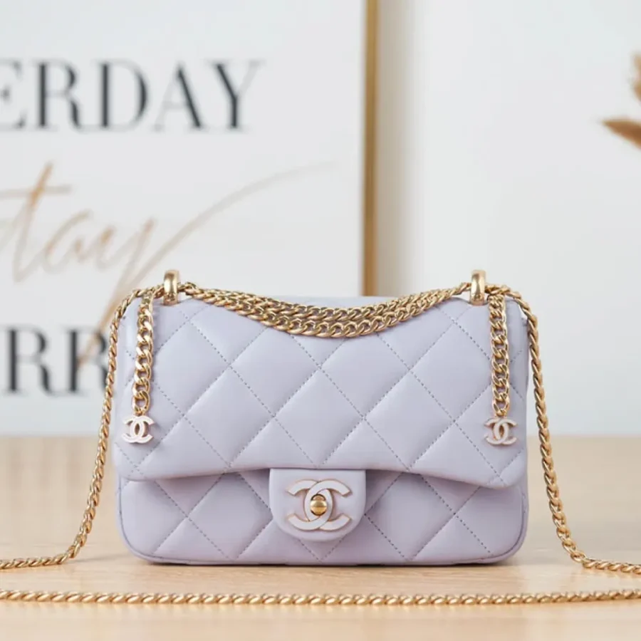 Chanel One Shoulder Crossbody Model Number: AS3114 Size: 16-22-7cm