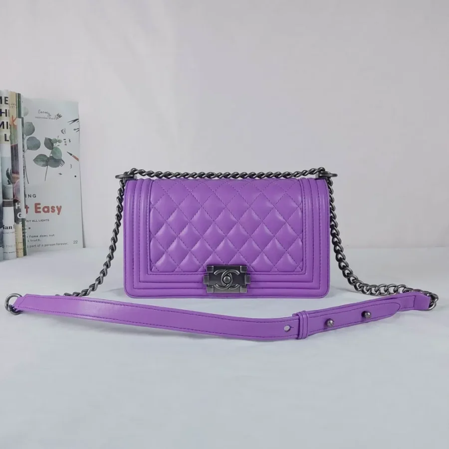 Calfskin Size: 25*16*9cm Model Number: 67086