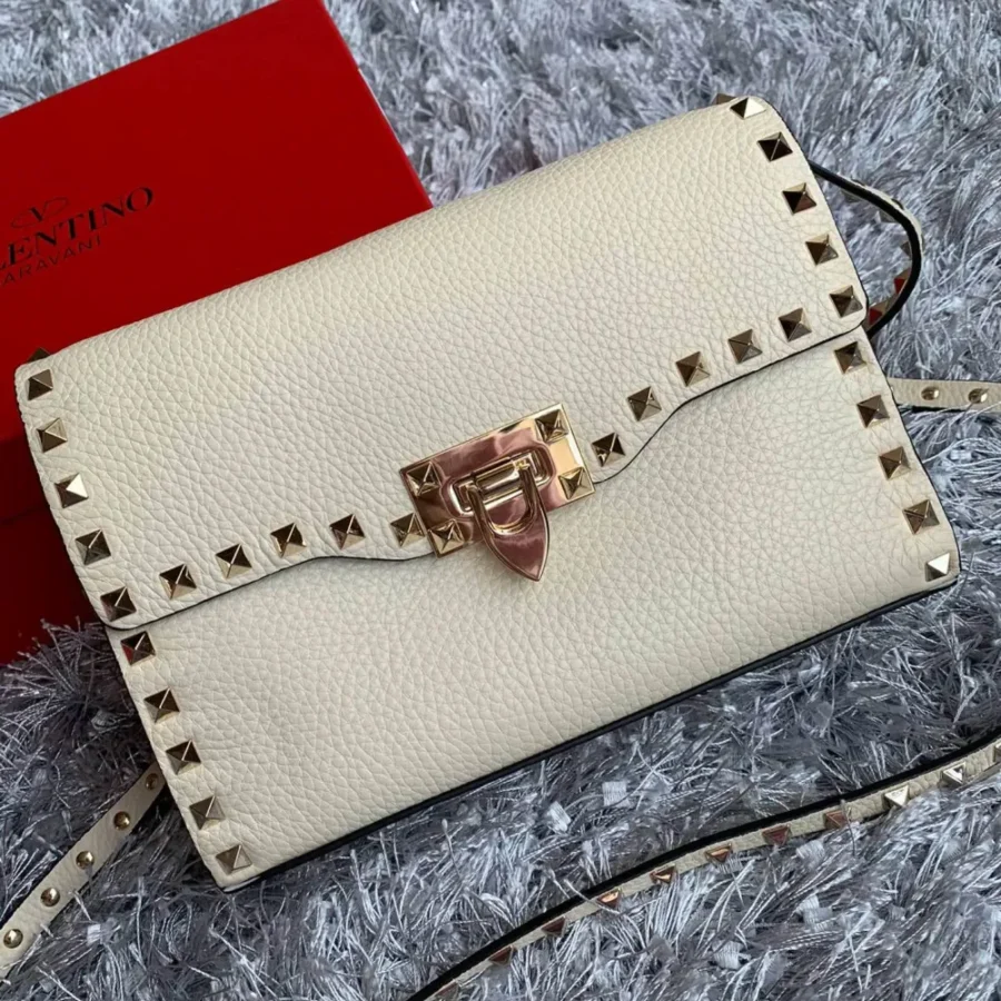 Valentino Size:22.5*6.5*16.5cm Model:0181