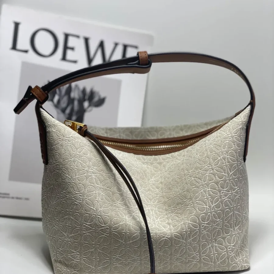 Underarm bag Size：21*17*12.5cm Model：10232