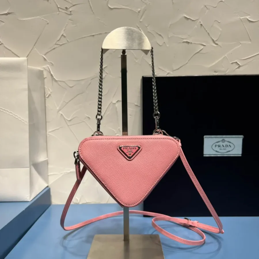 Prada triangle bag Size: 15x10cm 1NR015