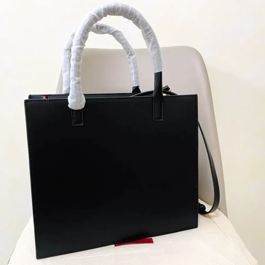 Valentino Size:31x 27 x 16cm
