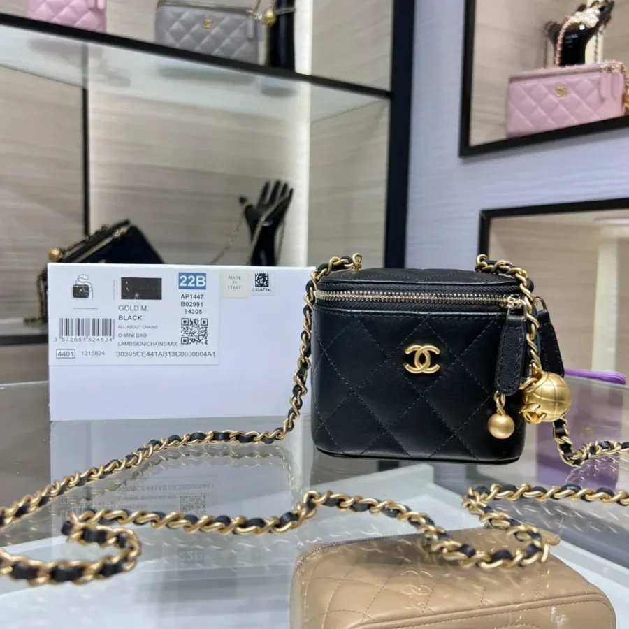 CHANE size 8.5X11X7