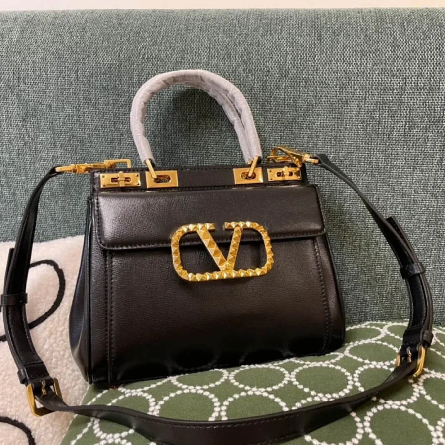 Valentino Model:3300 Size:23x20x6cm