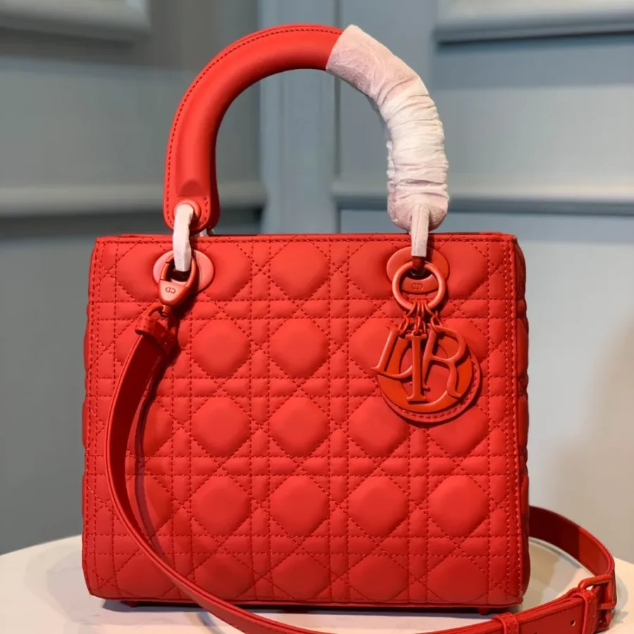 lady 24cm frosted large red Size: 24*12*20 cm