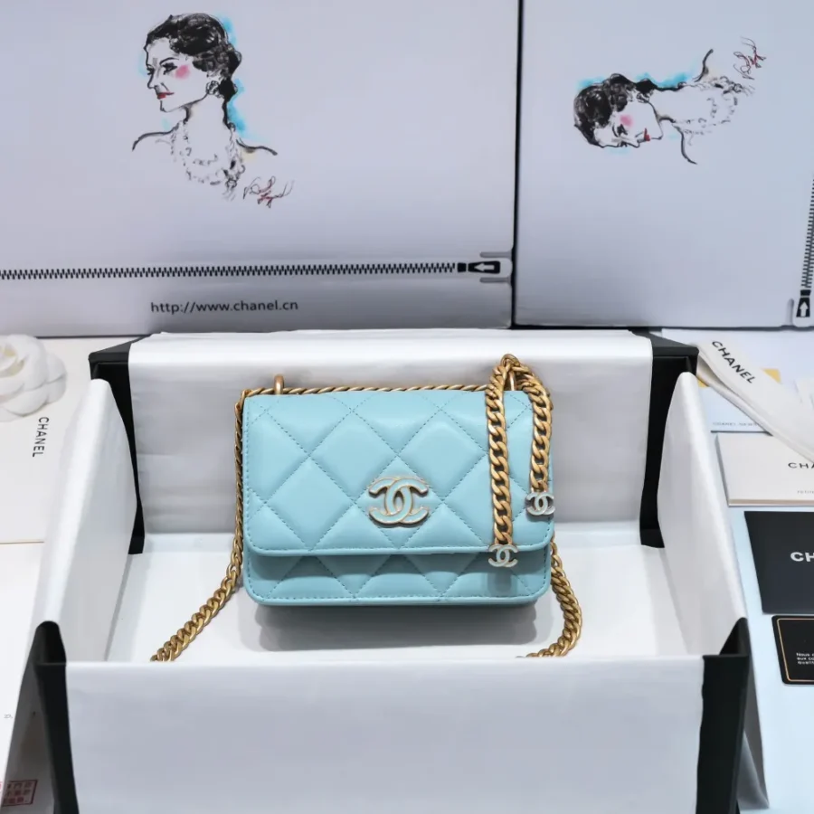 Size: 11x15.5x4.5cm