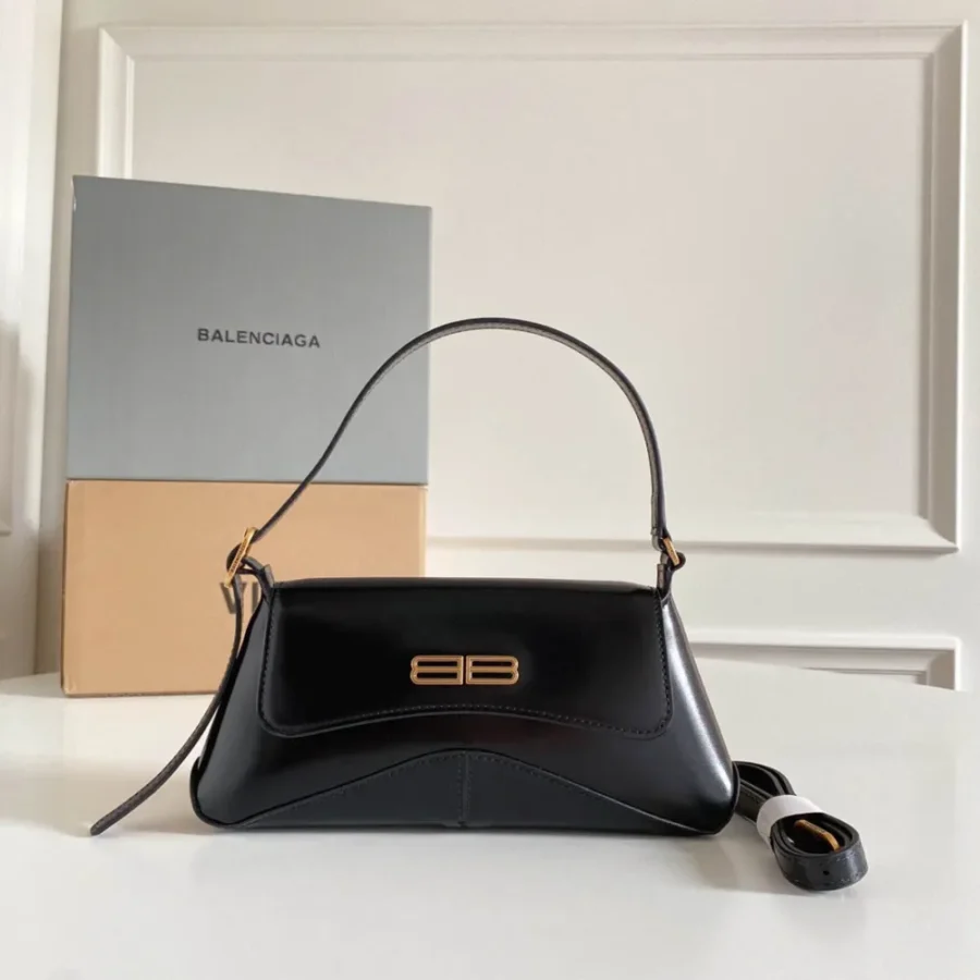 Underarm bag Size: 27*25.5*4.8cm