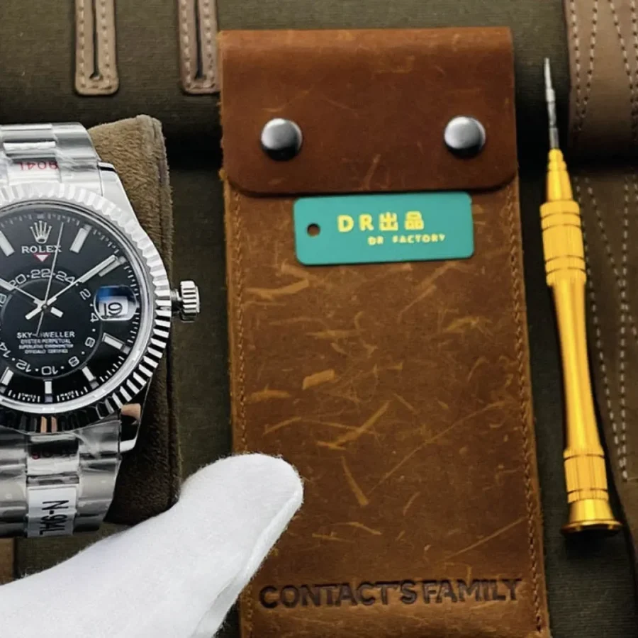 Rolex Skywalker Size: 42mm