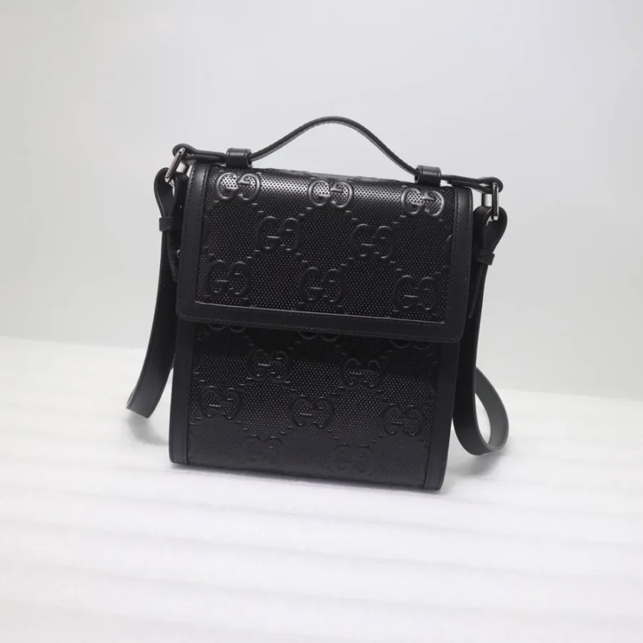 Size:625782 Size:18x20.5x4cm