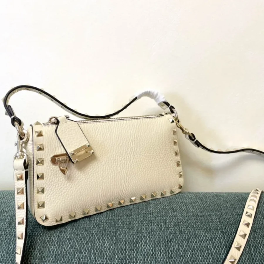 Valentino Model: 5500 Size: 19x13x7cm