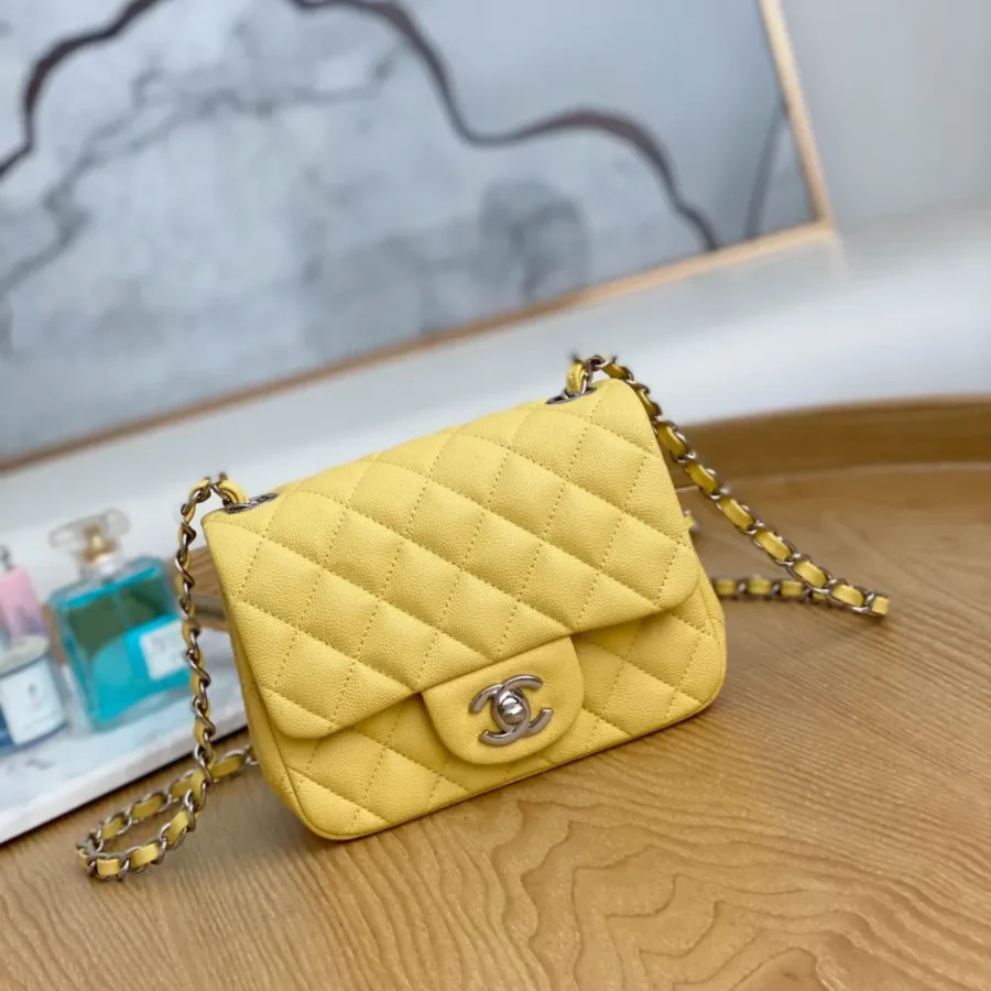 Lambskin Model: 1115 Size: 17cm
