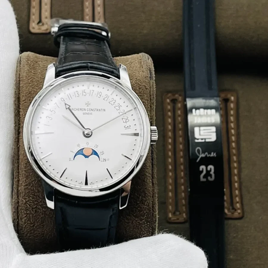 Vacheron Constantin Heritage Watch Model: 4010U Diameter: 42.5 mm Rose Gold