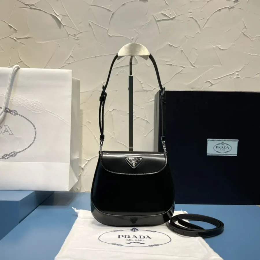 Prada Cleo Series Handbag Size: 17x14.5cm 1BH188
