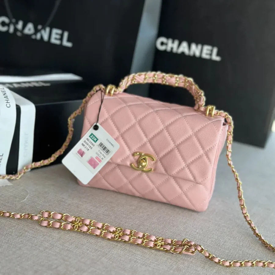 CHANEL Model: AS3580#: Size: 13 X20 X9.5 cm