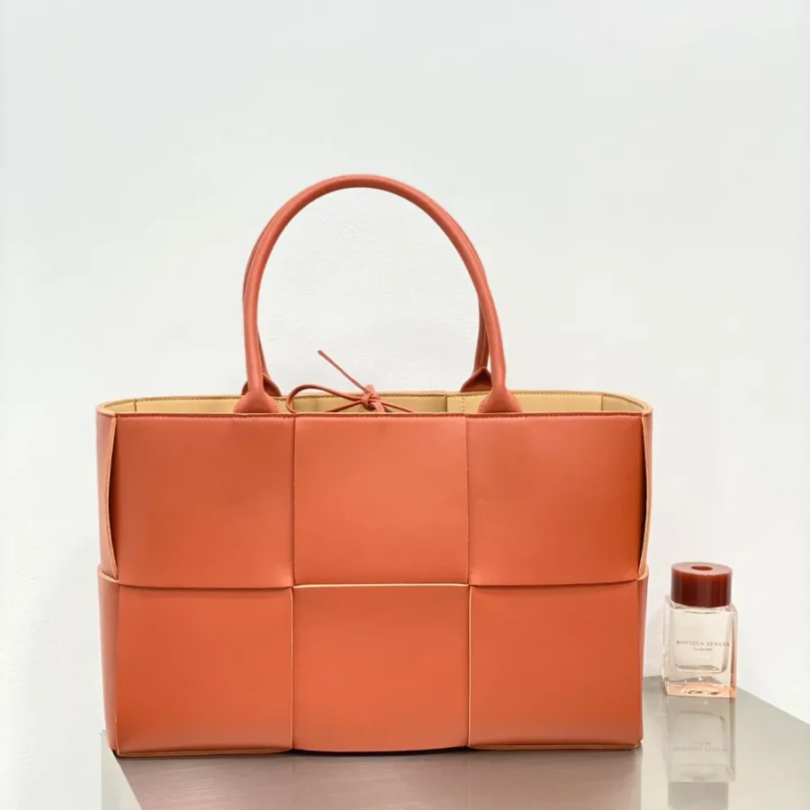 BV ARCO TOTE Handbag Size:38x25 609175