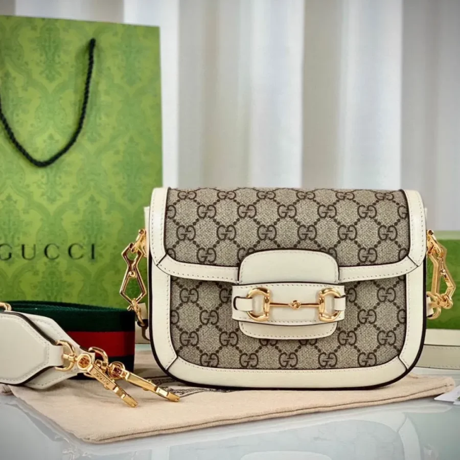 Size:658574 Size:20.5X14.5X5.5cm