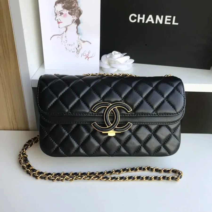 CHANEL Model: 57275 Size: 13x4x21cm