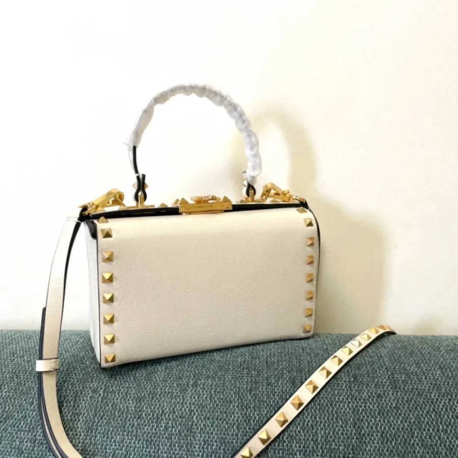 Valentino Model: 4400 Size:19x12x8cm