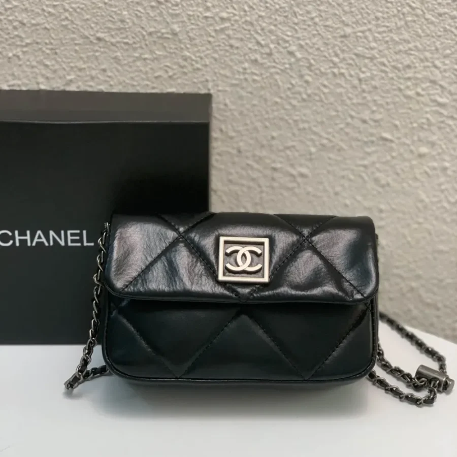 Silver Buckle Series Size: 19x12cm