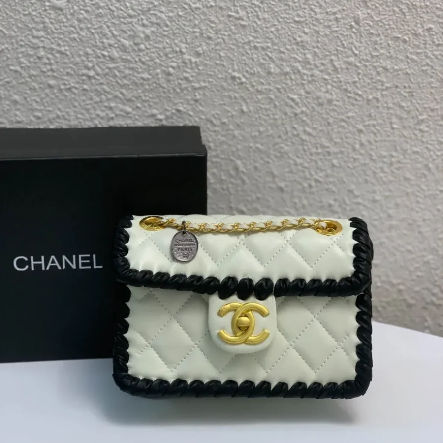 Lambskin Size: 19cm