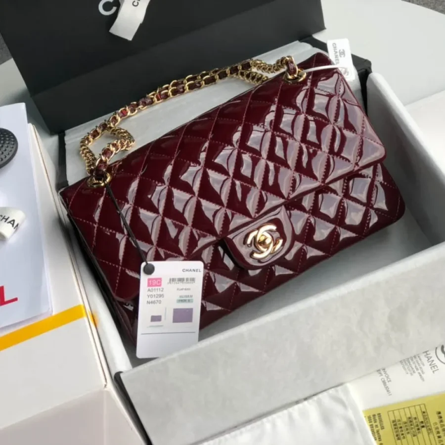 Chanel Patent Leather Pouch Model: 1116 size: 20cm