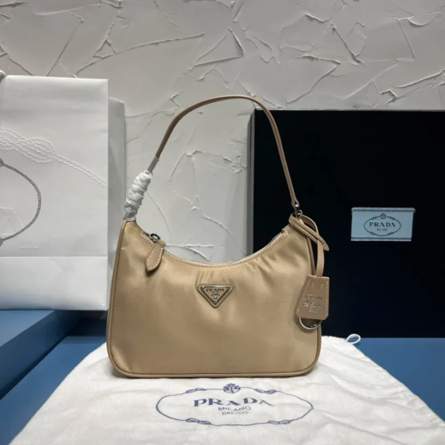 Prada Handbag Size:22x18cm 1NE204