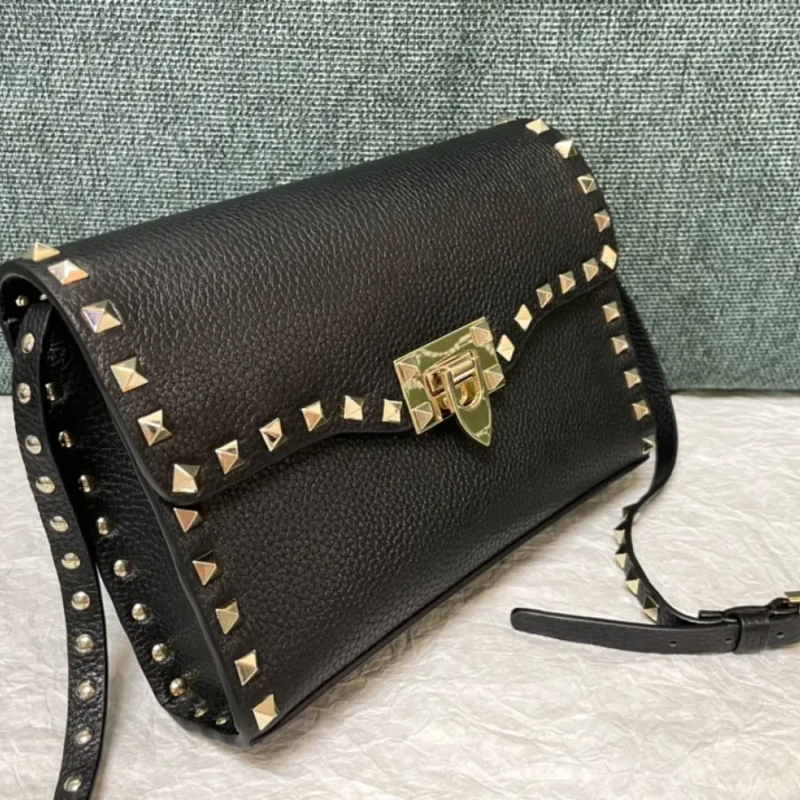 Valentino model:0181 size:22.5*5*16cm