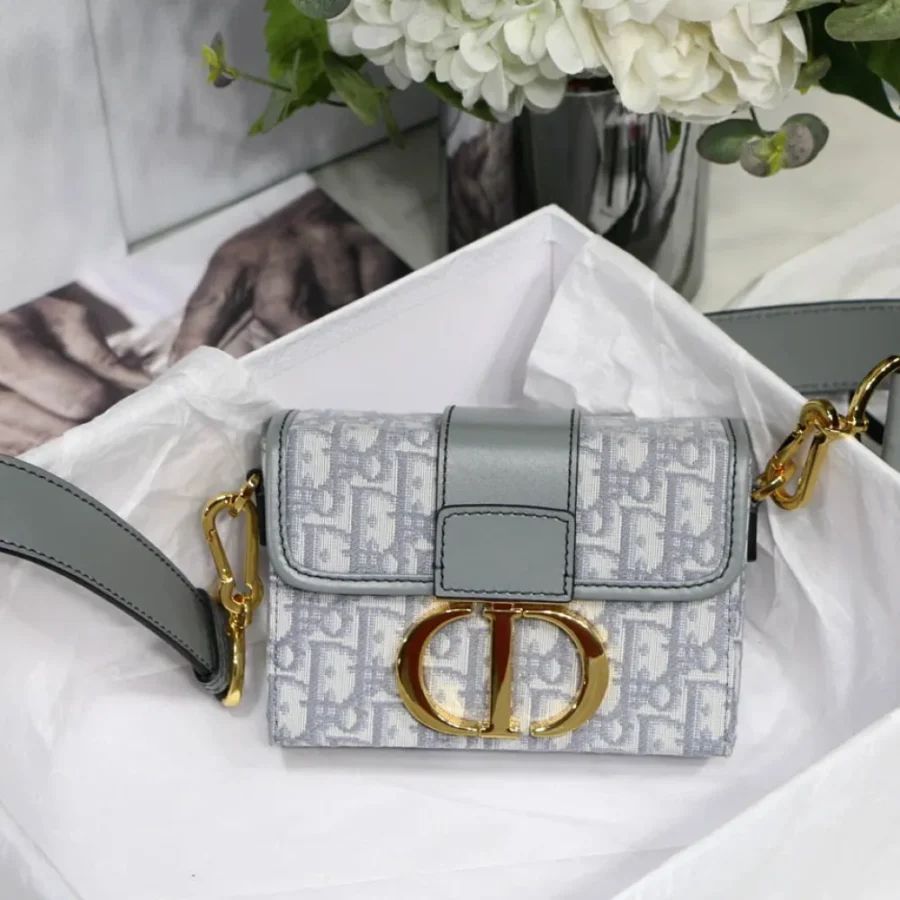 Grey 30 Montaigne size:17.5*11cm