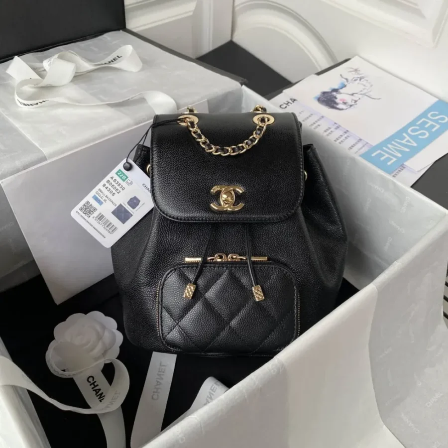 Chanel AS3530 Size: 19x20x12cm