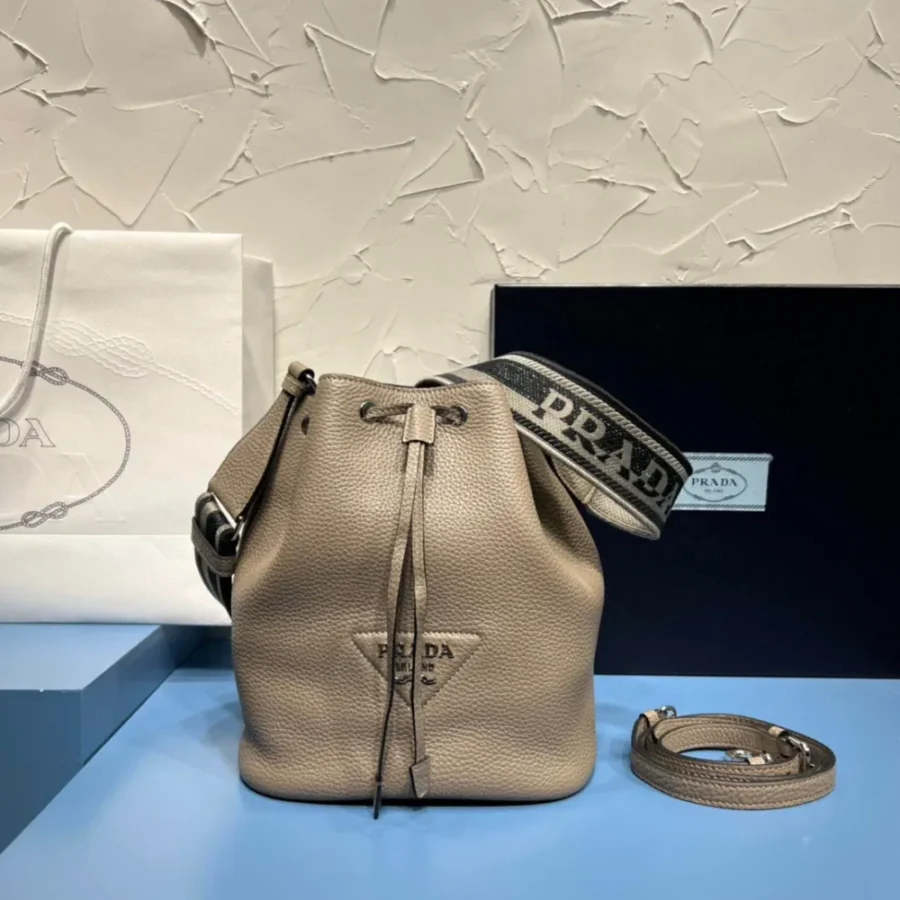 Prada Double Shoulder Strap Size: 20x25cm 1BE060